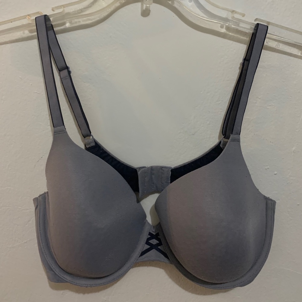 Grey bra - Picture 2 of 3